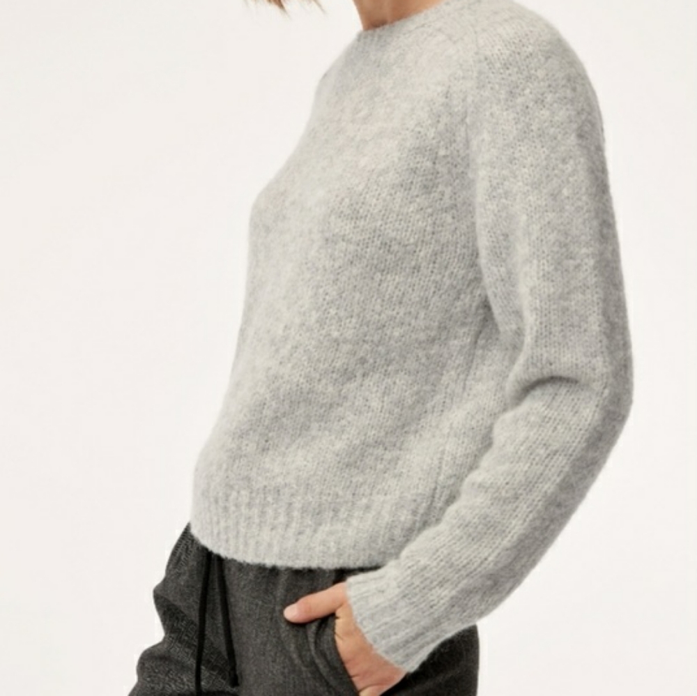 Babaton Luxe Cashmere Crew